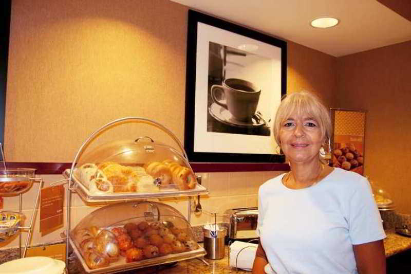 Hampton Inn & Suites Westford-Chelmsford Restoran fotoğraf